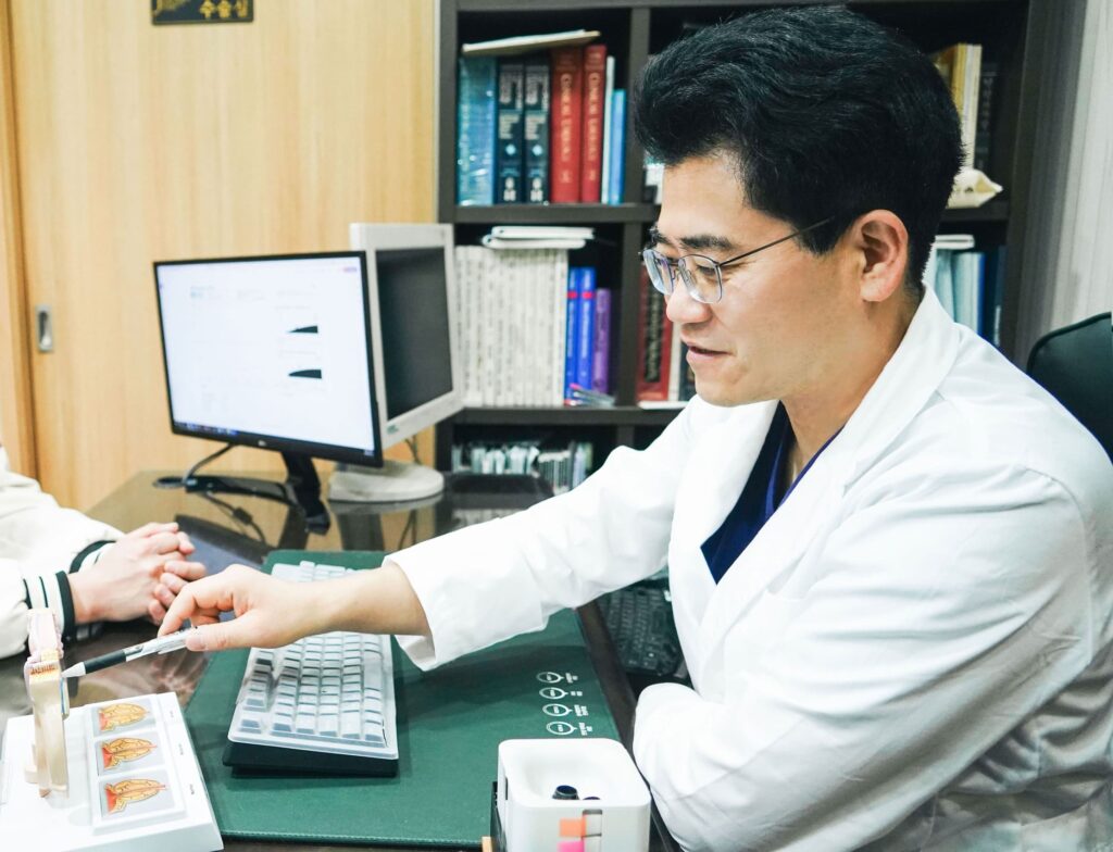 김포성기사마귀/가다실을 하고 있는 제니스비뇨기과 이상훈원장